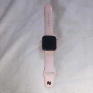 Rose gold series 4 Apple Watch 44mm screen
